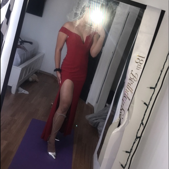 HOMECOMING RED DRESS - Picture 2 of 2